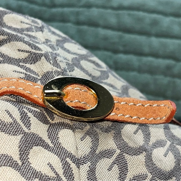 Guess Monogrammed Bucket Hat - Picture 3 of 7